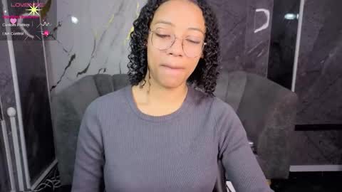 violeth_b online show from February 21, 2026, 12:50 pm