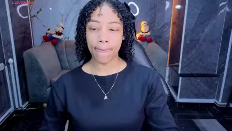 violeth_b online show from April 13, 2026, 1:05 pm