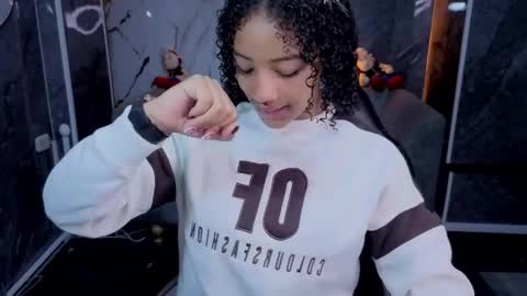 violeth_b online show from May 1, 2026, 1:05 pm