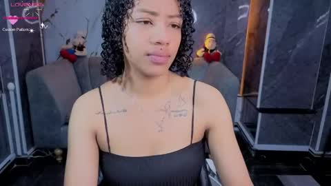 violeth_b online show from May 6, 2026, 1:16 pm