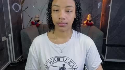 violeth_b online show from June 16, 2026, 1:25 pm