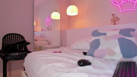 Violeth Hill online show from December 24, 2024, 2:32 am
