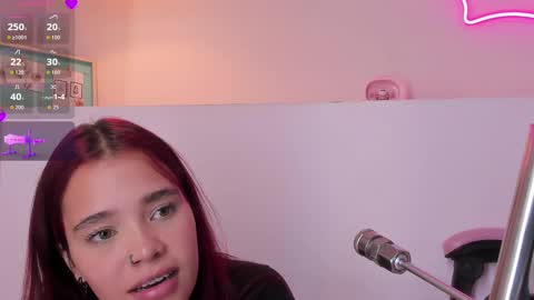 Violeth Hill online show from October 9, 2025, 7:12 pm