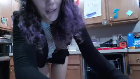 Violet Hooper online show from January 10, 2025, 3:27 pm