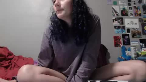 Violet Hooper online show from September 24, 2025, 6:33 pm