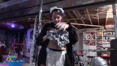 Violet Hooper online show from May 15, 2026, 3:08 pm