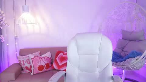 violetjonesx online show from June 13, 2026, 11:41 am