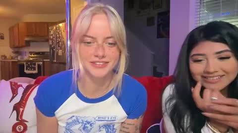 Snapshot of violetlaine chatting on May 15, 2026, 1:34 am Violet Laine online show from May 15, 2026, 1:34 am