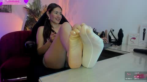 Snapshot of violetparkker chatting on January 31, 2025, 11:35 am violetparkker online show from January 31, 2025, 11:35 am