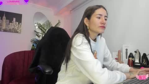 Snapshot of violetparkker chatting on February 17, 2025, 11:23 am violetparkker online show from February 17, 2025, 11:23 am