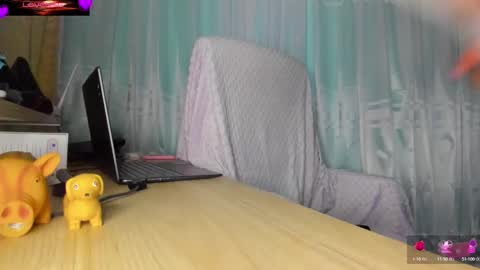 violetparkker online show from October 17, 2025, 12:01 am