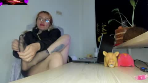 Snapshot of violetparkker chatting on April 21, 2026, 2:04 am violetparkker online show from April 21, 2026, 2:04 am