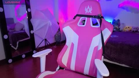   online show from November 13, 2025, 7:13 pm