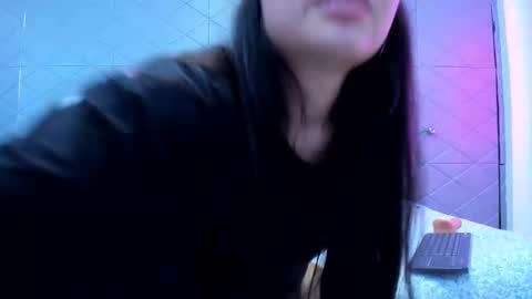 Snapshot of violetrousse chatting on February 4, 2025, 3:36 pm Violet Rousse online show from February 4, 2025, 3:36 pm