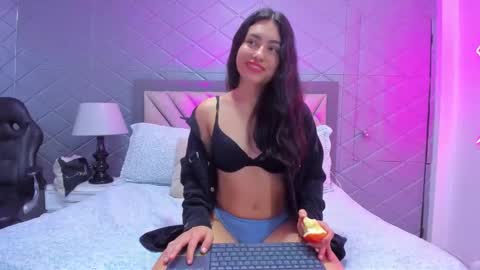 Snapshot of violetrousse chatting on October 17, 2025, 3:14 pm Violet Rousse online show from October 17, 2025, 3:14 pm