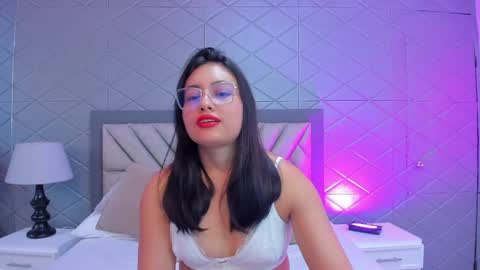 Violet Rousse online show from April 6, 2026, 3:35 pm