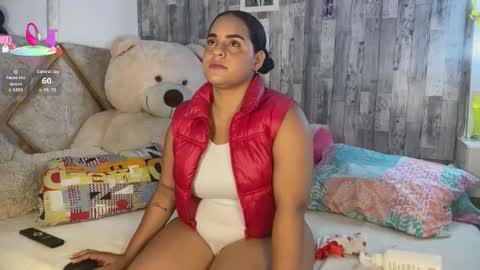 Snapshot of violetroussee chatting on October 26, 2025, 12:33 pm violetroussee online show from October 26, 2025, 12:33 pm