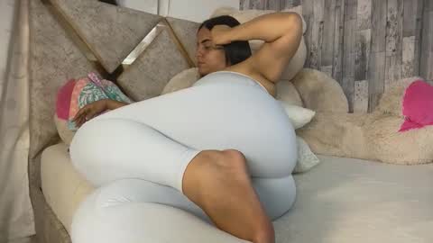 Snapshot of violetroussee chatting on November 11, 2025, 10:10 pm violetroussee online show from November 11, 2025, 10:10 pm