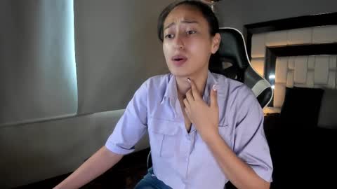 Snapshot of violetskinny chatting on October 21, 2025, 6:41 pm violetskinny online show from October 21, 2025, 6:41 pm