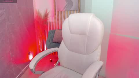 VioletSky  online show from May 12, 2026, 6:21 am
