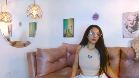 violetsweet_cs online show from February 4, 2025, 7:07 am
