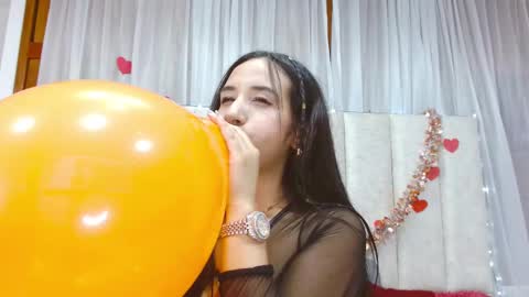 violetsweet_cs online show from February 21, 2025, 7:23 am
