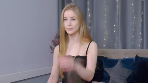 VioletSwone online show from January 7, 2025, 5:22 am