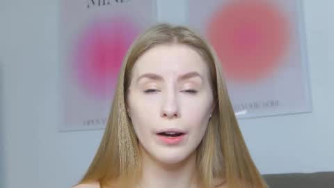 VioletSwone online show from February 6, 2026, 5:34 am