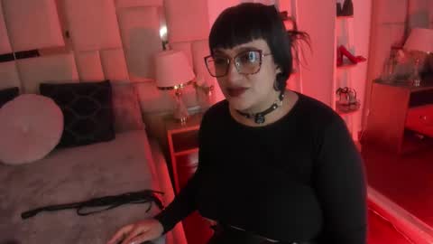 Violett  online show from February 2, 2026, 9:02 pm