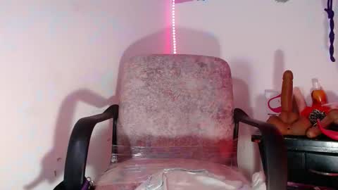 Snapshot of violett_ass chatting on October 11, 2025, 10:52 pm Samantha y jhons online show from October 11, 2025, 10:52 pm