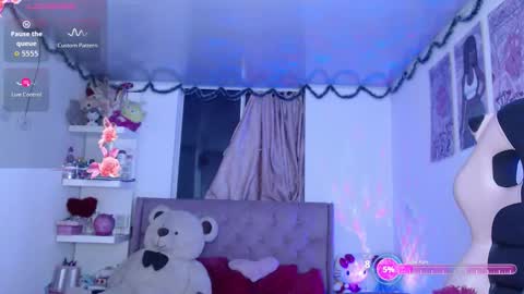 violett_brown9 online show from February 26, 2026, 4:22 am