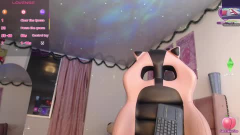 violett_brown9 online show from April 27, 2026, 4:32 am