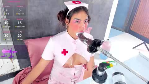 Snapshot of violett_collins_ chatting on November 1, 2025, 4:14 am Violett online show from November 1, 2025, 4:14 am