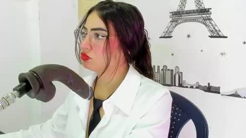 violett_collinss online show from July 26, 2026, 6:21 am