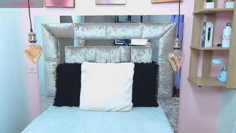 Violeta froz online show from December 13, 2024, 4:16 pm