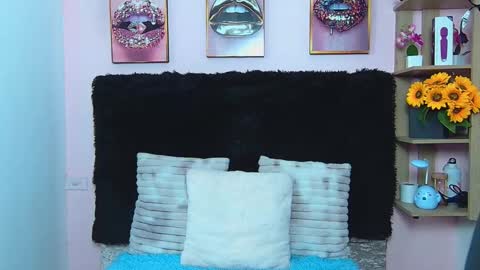 Snapshot of violett_froz chatting on October 10, 2025, 7:24 pm Violeta froz online show from October 10, 2025, 7:24 pm