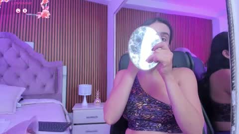 violett_hott_ online show from March 12, 2026, 12:22 pm