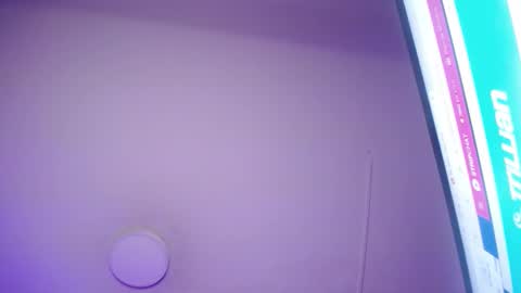 Snapshot of violett_queen122 chatting on September 30, 2025, 2:27 am violett_queen122 online show from September 30, 2025, 2:27 am