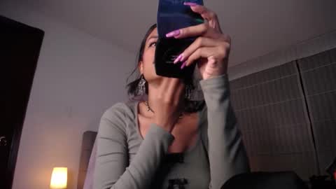 Snapshot of violett_queen122 chatting on October 3, 2025, 2:52 am violett_queen122 online show from October 3, 2025, 2:52 am