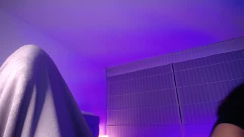 Snapshot of violett_queen122 chatting on October 21, 2025, 3:07 am violett_queen122 online show from October 21, 2025, 3:07 am