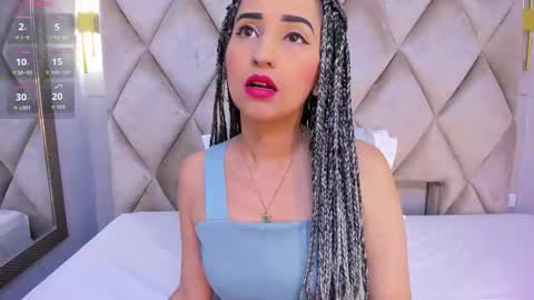 Violett  online show from November 21, 2025, 8:29 pm