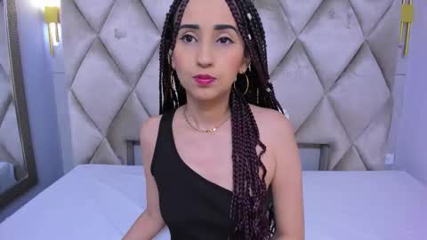 Violett  online show from February 16, 2026, 8:27 pm