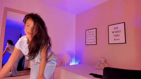 Snapshot of violetta_bold chatting on September 29, 2025, 11:48 am violetta_bold online show from September 29, 2025, 11:48 am