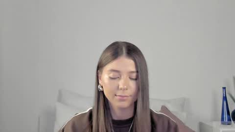 Snapshot of violetta_finch chatting on December 3, 2024, 11:11 am violetta_finch online show from December 3, 2024, 11:11 am