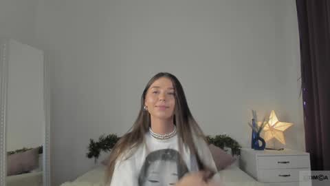 Snapshot of violetta_finch chatting on December 5, 2024, 2:33 pm violetta_finch online show from December 5, 2024, 2:33 pm