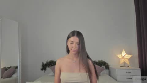 Snapshot of violetta_finch chatting on December 6, 2024, 2:38 pm violetta_finch online show from December 6, 2024, 2:38 pm