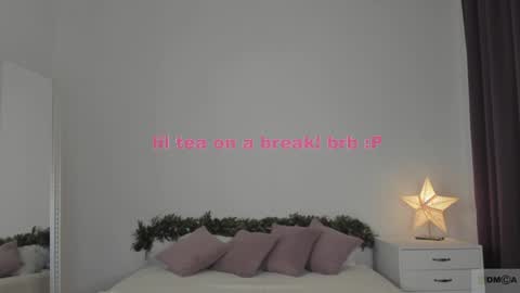 Snapshot of violetta_finch chatting on December 7, 2024, 11:29 am violetta_finch online show from December 7, 2024, 11:29 am