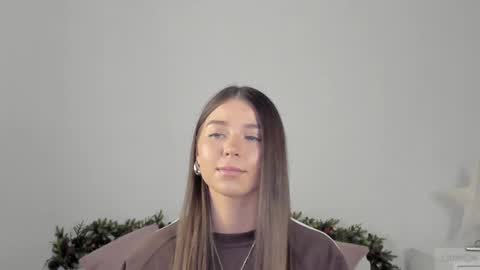 Snapshot of violetta_finch chatting on December 8, 2024, 8:20 am violetta_finch online show from December 8, 2024, 8:20 am