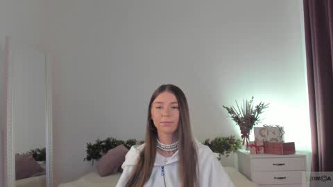 Snapshot of violetta_finch chatting on December 15, 2024, 8:30 am violetta_finch online show from December 15, 2024, 8:30 am
