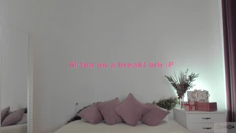 Snapshot of violetta_finch chatting on December 19, 2024, 11:50 am violetta_finch online show from December 19, 2024, 11:50 am